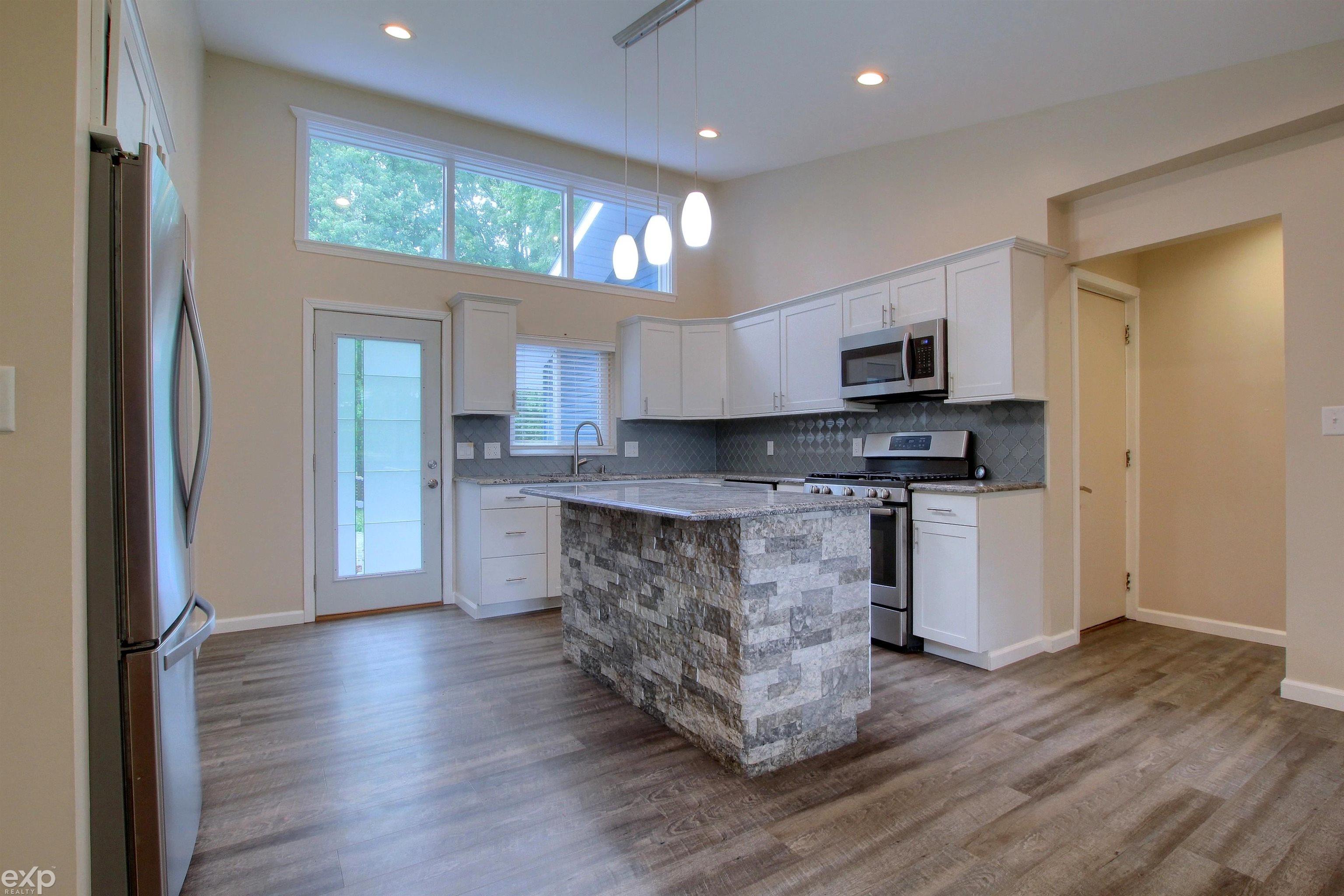 4545 Bemis Road Ypsilanti, MI 48197 - Photo 9 of 26 50085090-8.JPG