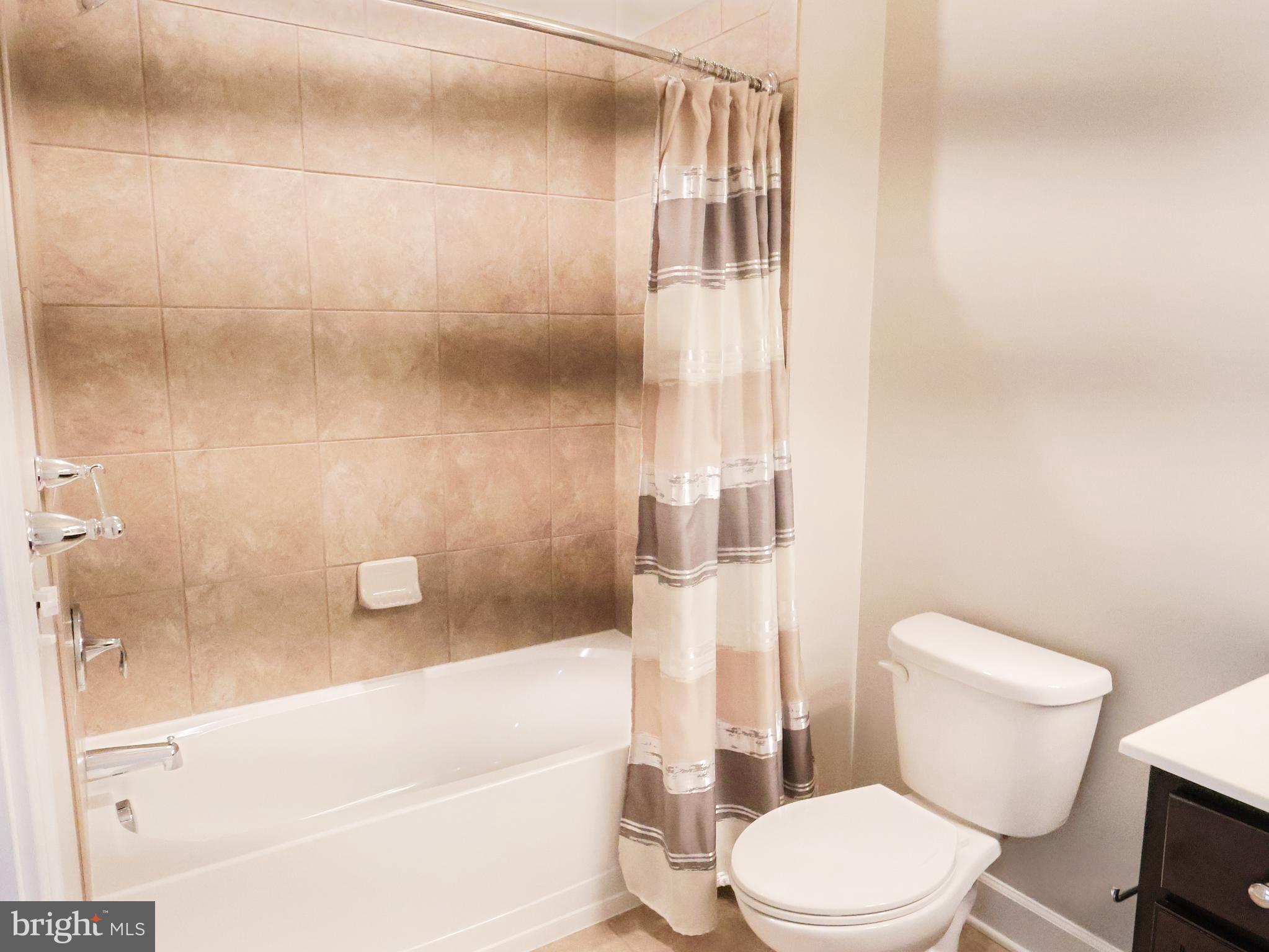 10530 Resort Road, Unit 102 Ellicott City, MD 21042 - Photo 20 of 41 Hall Full Bathroom