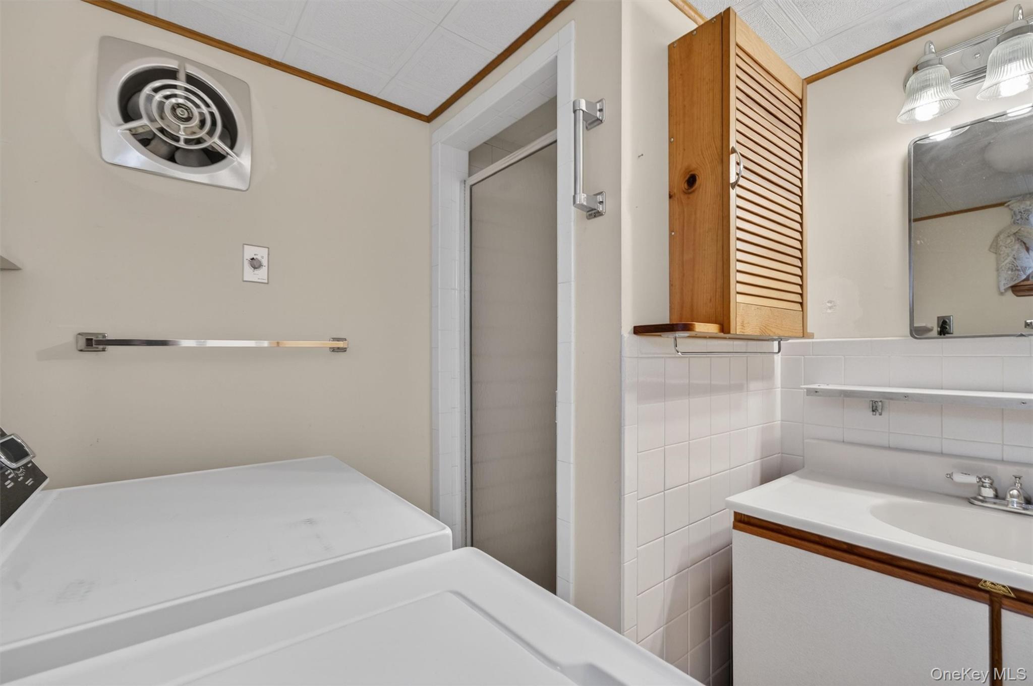133 Blumel Road Middletown, NY 10941 - Photo 27 of 39 LL Bathroom