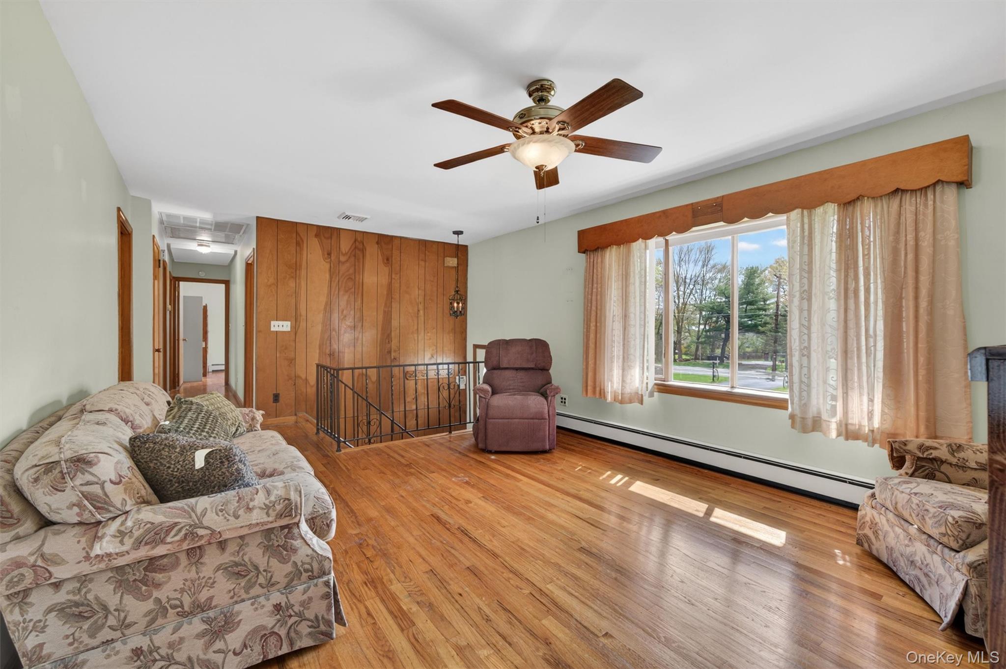 133 Blumel Road Middletown, NY 10941 - Photo 4 of 39 Bright & Sunny Living Room