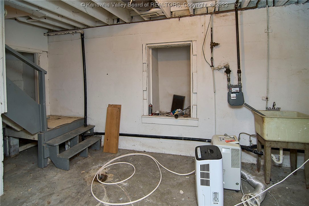 517 Linden Road Charleston, WV 25314 - Photo 35 of 45 Utility Room downstairs
