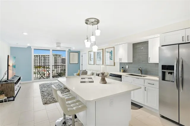 $575,000 | 101 South Gulfstream Avenue, Unit 14D, Sarasota, FL 34236