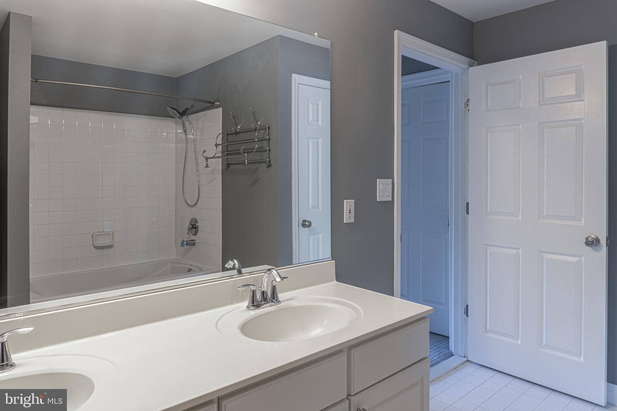 1891 Crescent Park Drive, Unit 110A Reston, VA 20190 - Photo 17 of 41