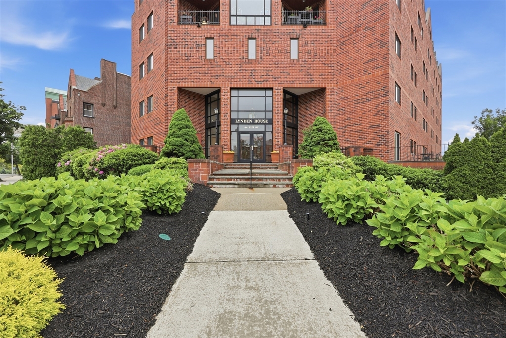 44 Elm Street, Unit 303 Worcester, MA 01609 - Photo 1 of 29