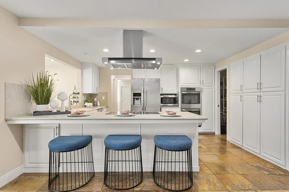 2105 Lakeview Road Vista, CA 92084 - Photo 11 of 45 Gallery Image 11