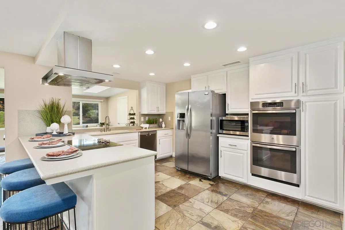 2105 Lakeview Road Vista, CA 92084 - Photo 12 of 45 Gallery Image 12