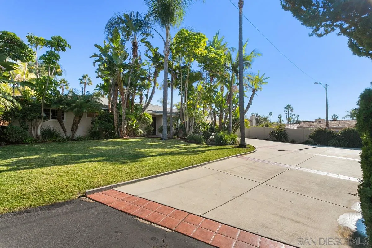2105 Lakeview Road Vista, CA 92084 - Photo 2 of 45 Gallery Image 2
