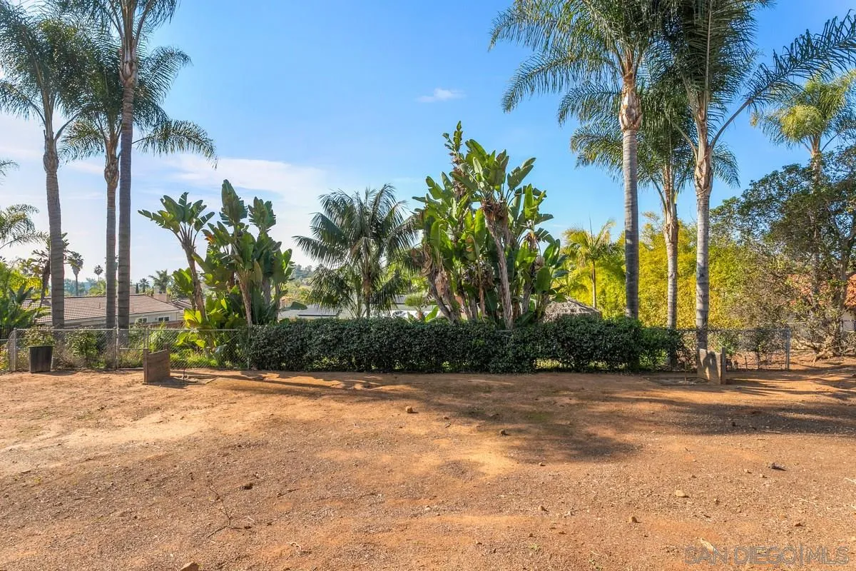 2105 Lakeview Road Vista, CA 92084 - Photo 39 of 45 Gallery Image 39