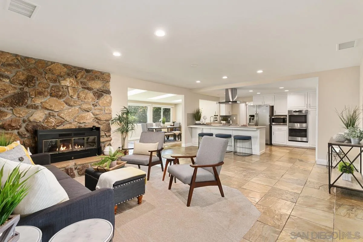 2105 Lakeview Road Vista, CA 92084 - Photo 10 of 45 Gallery Image 10