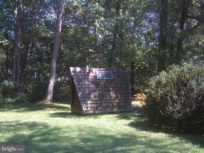 23493 Watson Road Leesburg, VA 20175 - Photo 5 of 16 Child's Playhouse