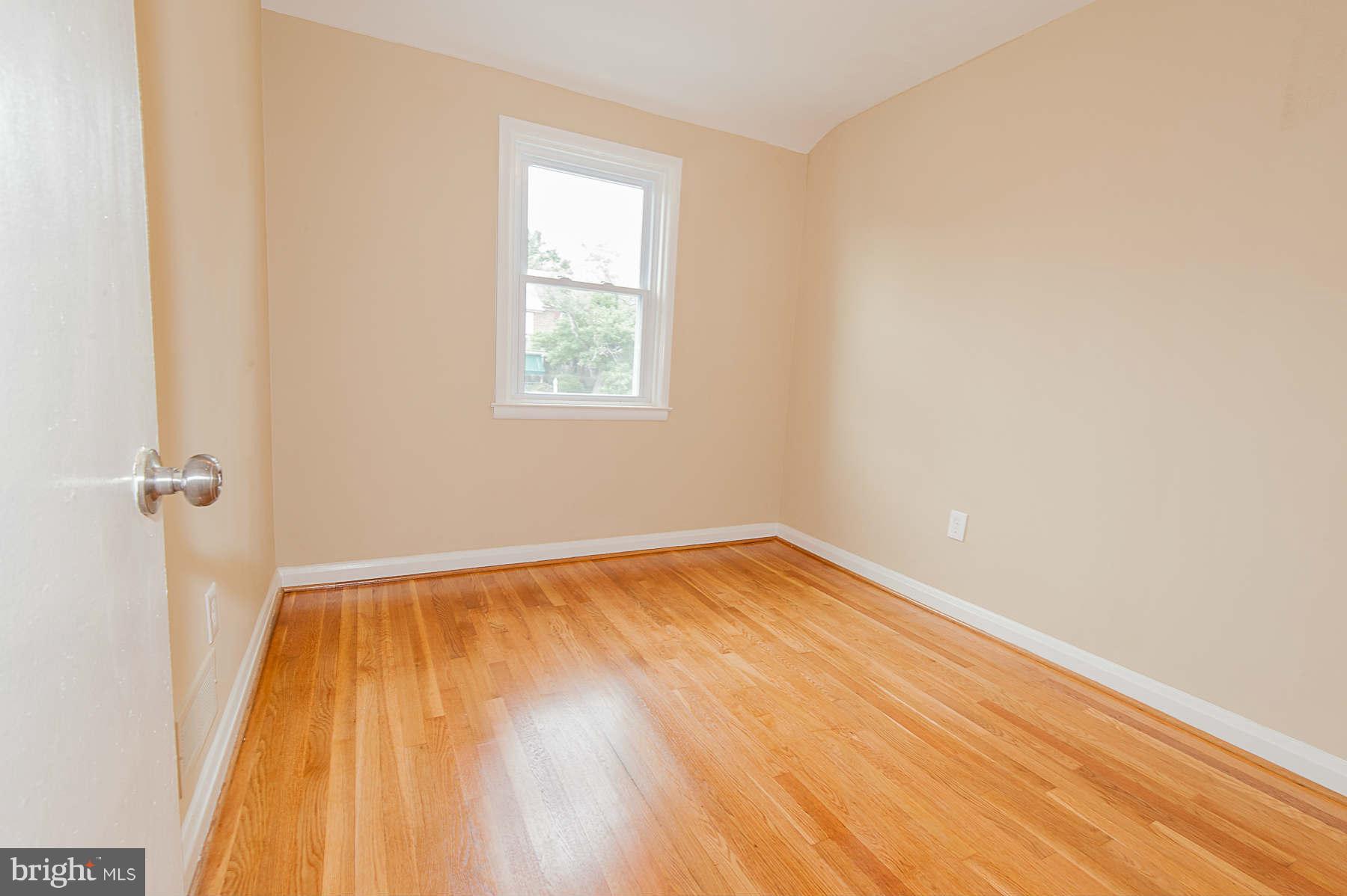 6129 Dunroming Road Baltimore, MD 21239 - Photo 20 of 30 Bedroom