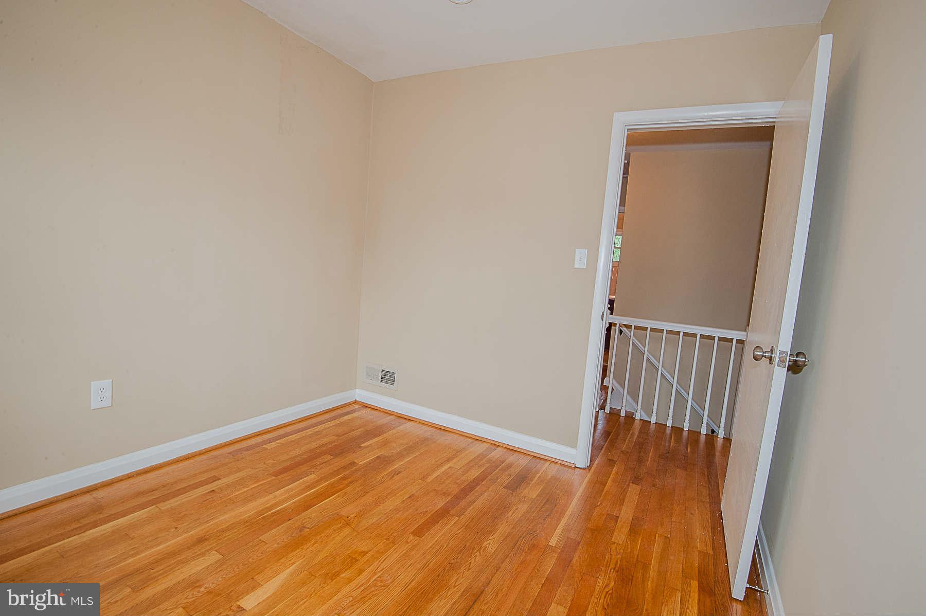 6129 Dunroming Road Baltimore, MD 21239 - Photo 21 of 30 Bedroom