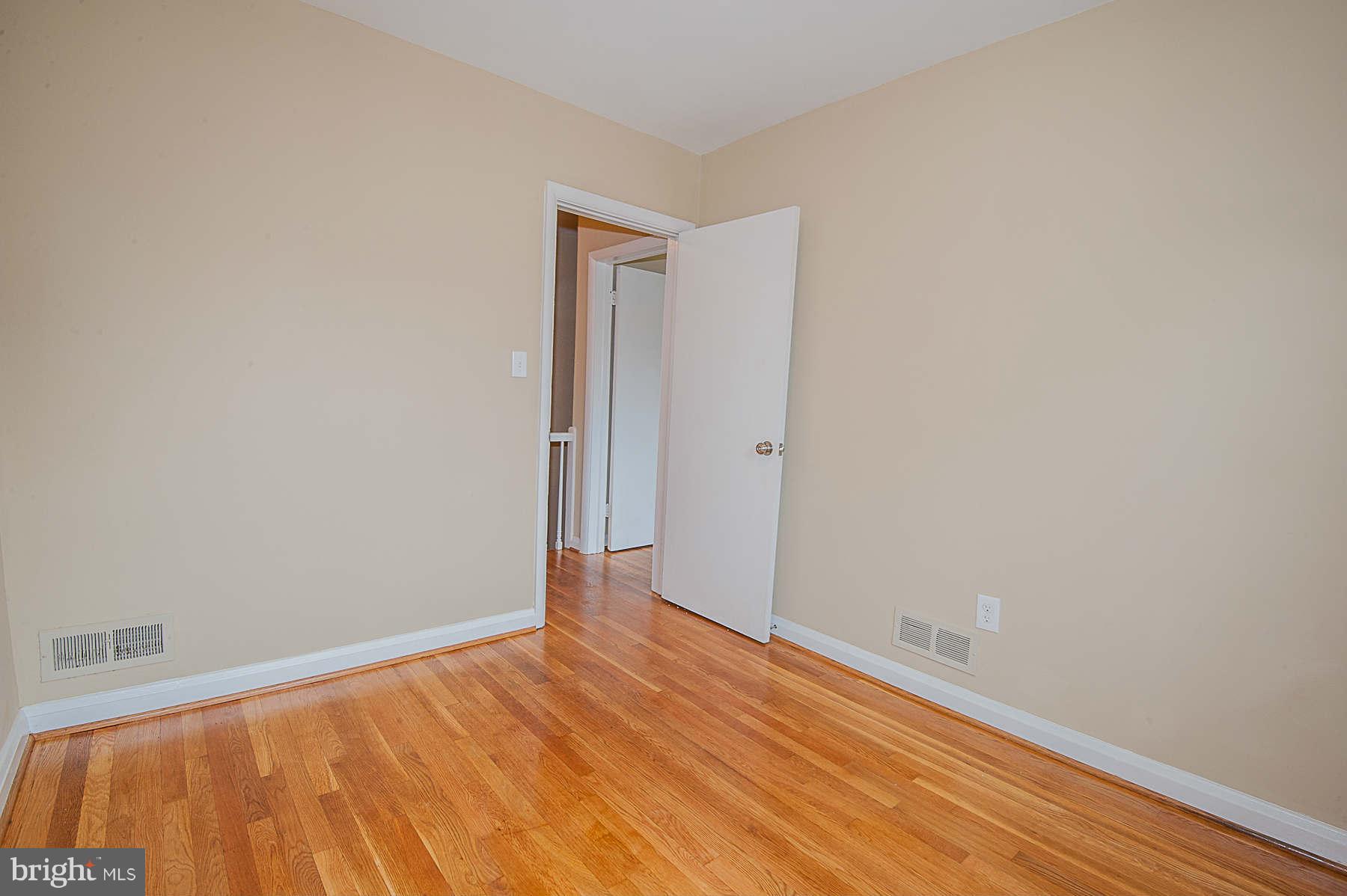 6129 Dunroming Road Baltimore, MD 21239 - Photo 22 of 30 Bedroom