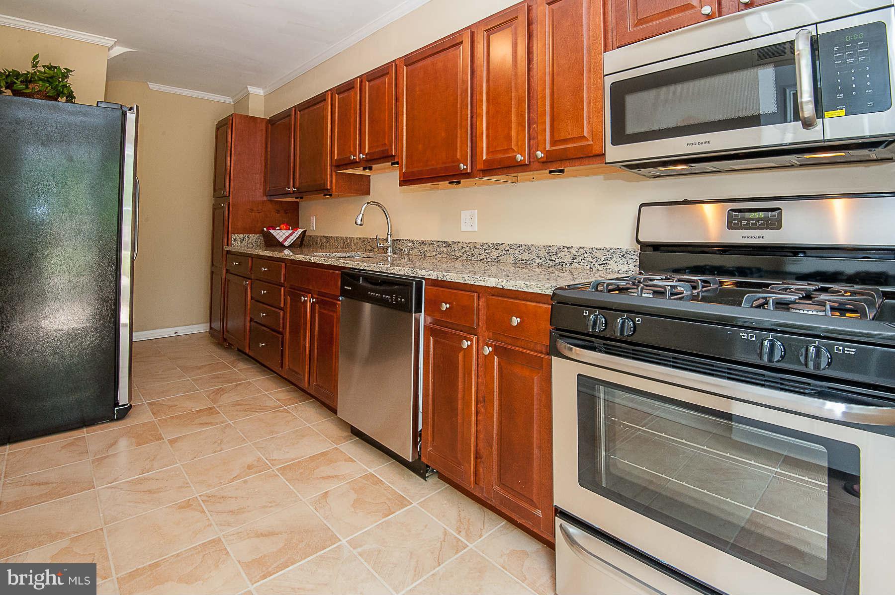 6129 Dunroming Road Baltimore, MD 21239 - Photo 4 of 30 Kitchen
