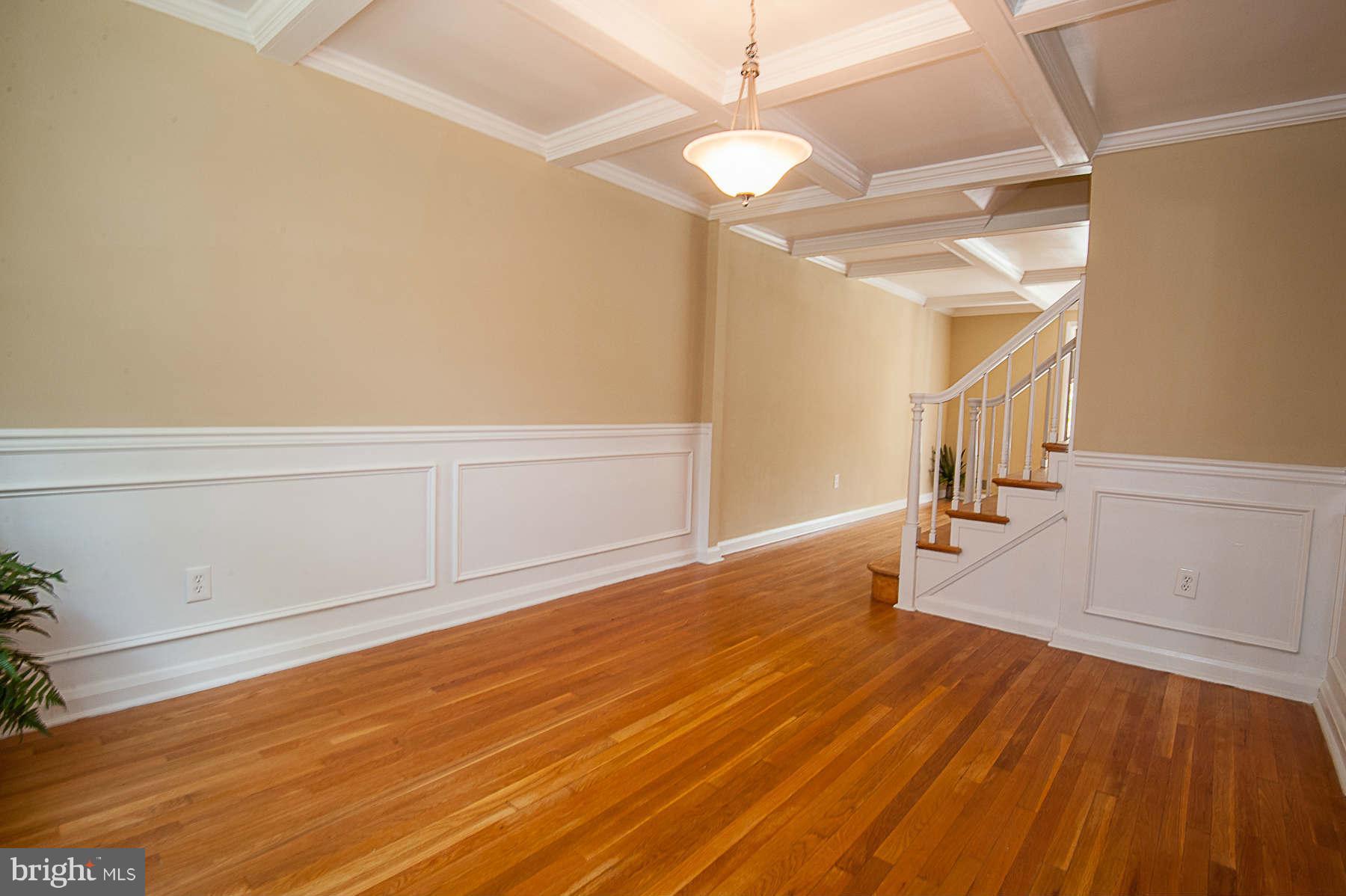 6129 Dunroming Road Baltimore, MD 21239 - Photo 10 of 30 Dining Room