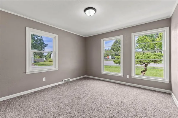 $269,900 | 11911 East 44th Street, Kansas City, MO 64133