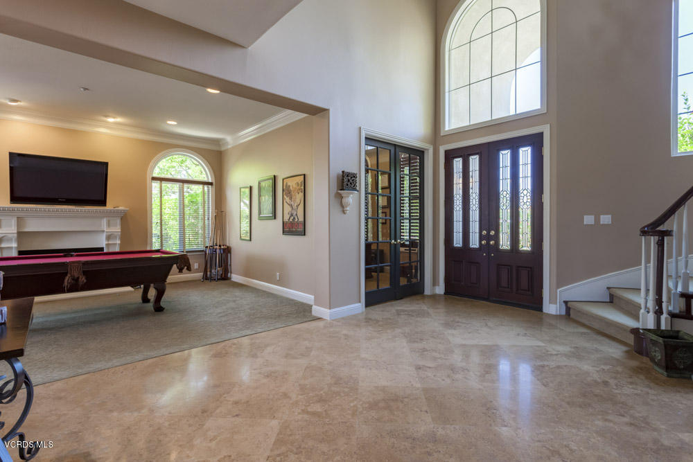 12054 Nelson Road Moorpark, CA 93021 - Photo 11 of 75 a view of a livingroom with workspace and a window