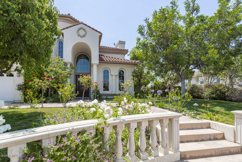 12054 Nelson Road Moorpark, CA 93021 - Photo 7 of 75 a front view of a house with garden