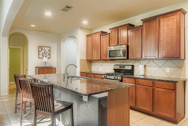 $384,900 | 1408 Cotton Gin Drive, Savannah, TX 76227