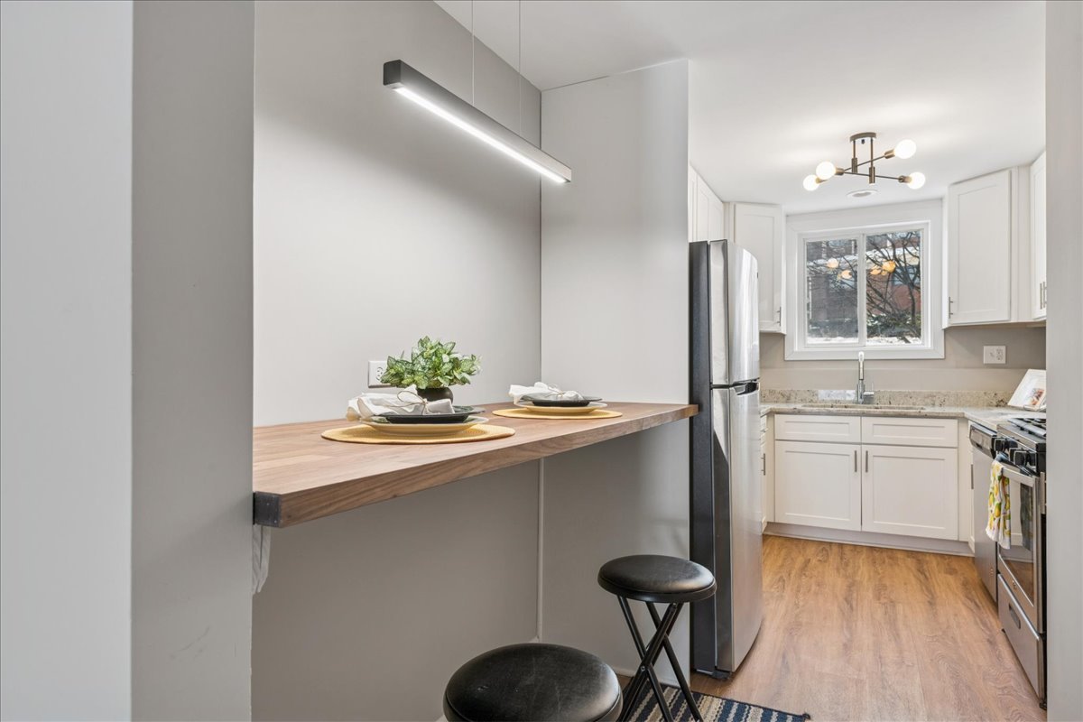 764 Terrace Court, Unit A Elgin, IL 60120 - Photo 6 of 24