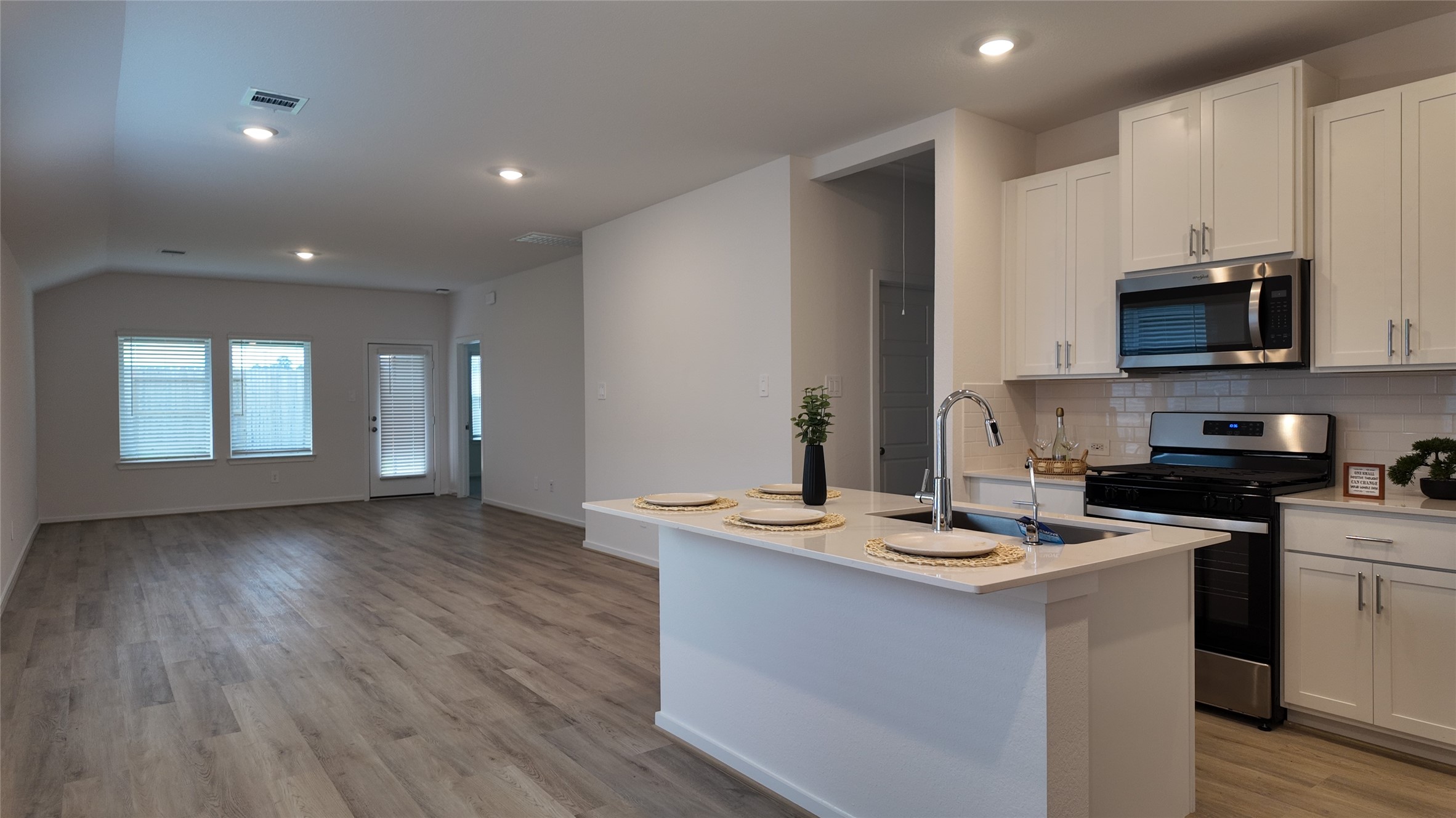14312 Grey Pointe Court Conroe, TX 77302 - Photo 4 of 17