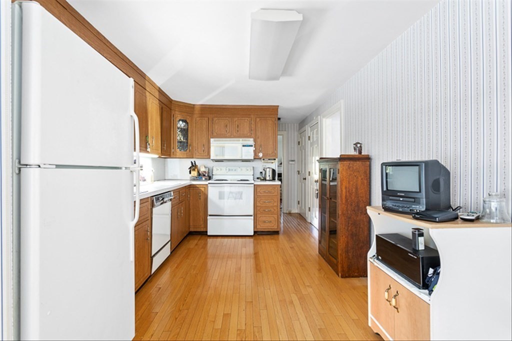 16 Constitution Road Lexington, MA 02421 - Photo 16 of 38