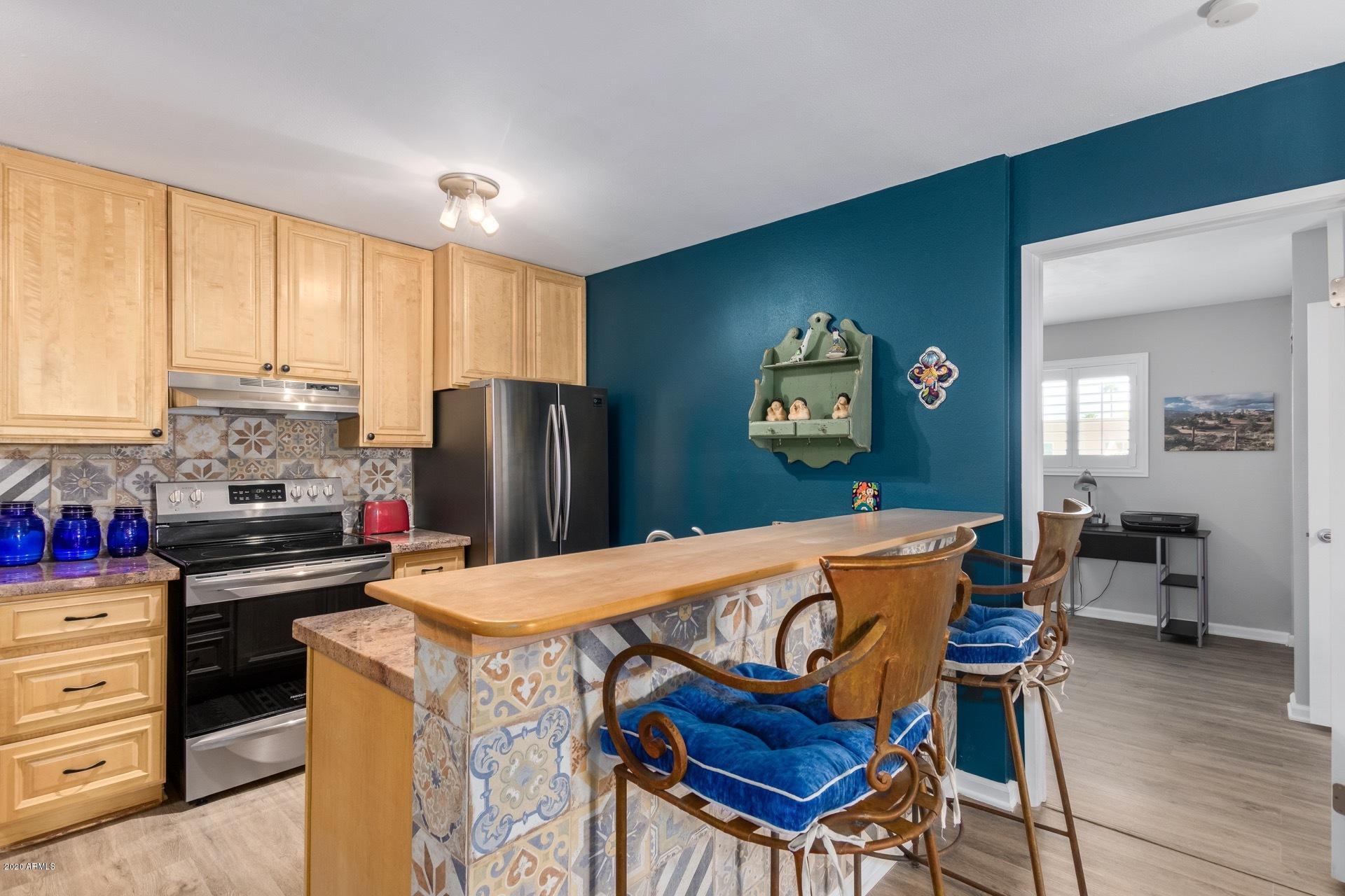 5525 East Thomas Road, Unit R16 Phoenix, AZ 85018 - Photo 7 of 28 0008-Thomas 9