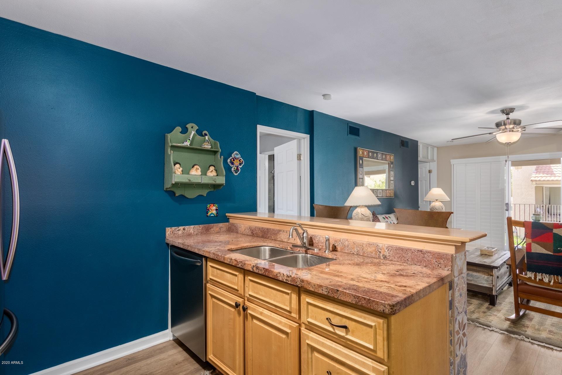 5525 East Thomas Road, Unit R16 Phoenix, AZ 85018 - Photo 9 of 28 0010-Thomas 11