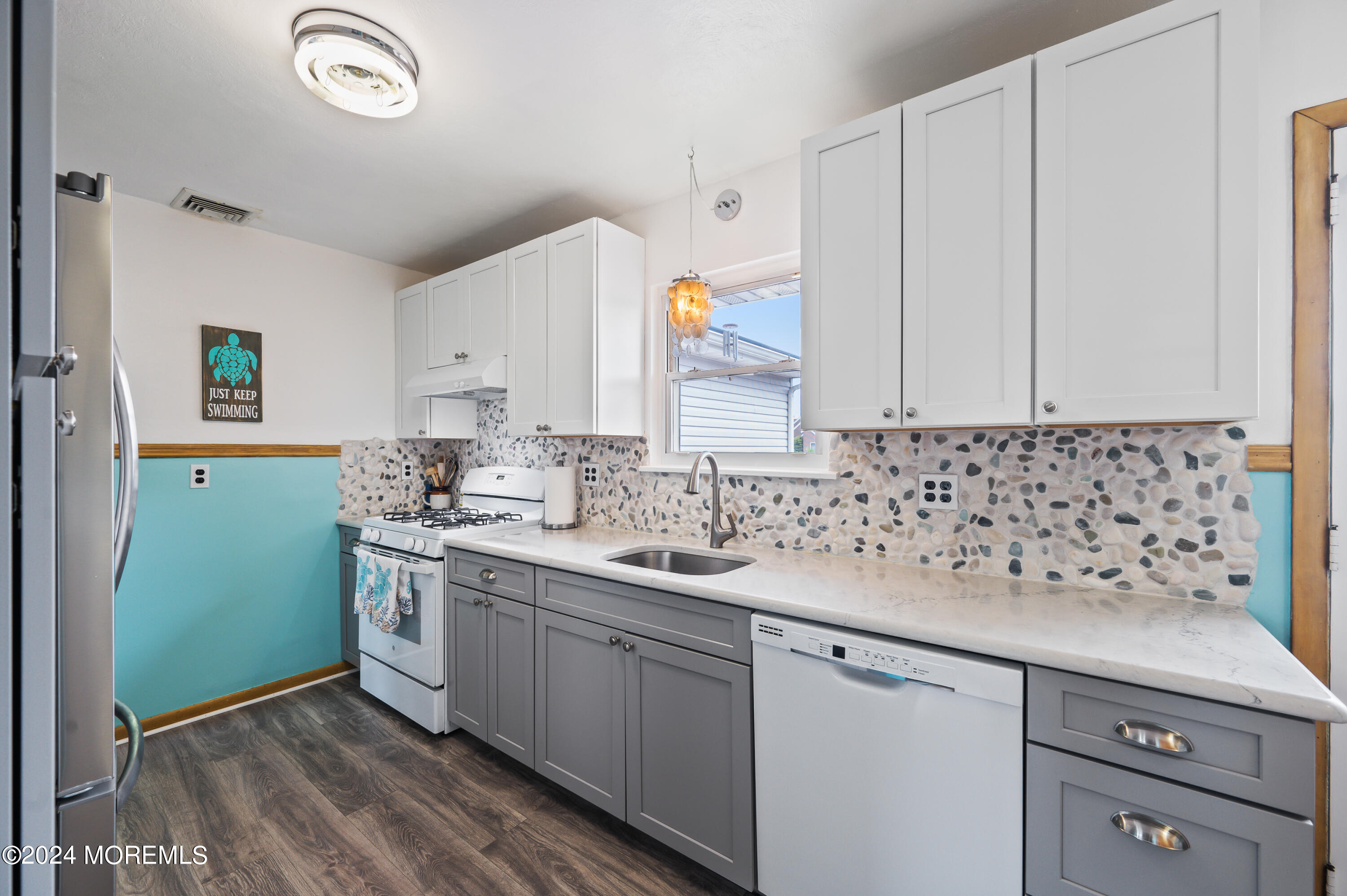 224 Bay Stream Drive Toms River, NJ 08753 - Photo 11 of 31 Kitchen 4