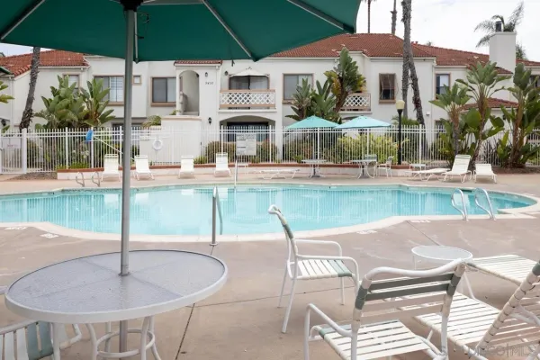 $2,950 | 9449 Fairgrove Lane, Unit 102, San Diego, CA 92129