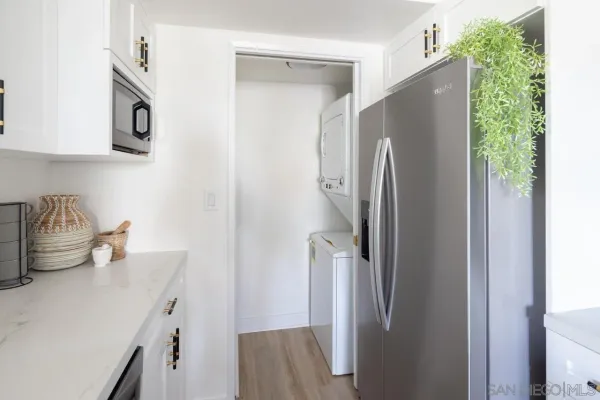 $2,950 | 9449 Fairgrove Lane, Unit 102, San Diego, CA 92129