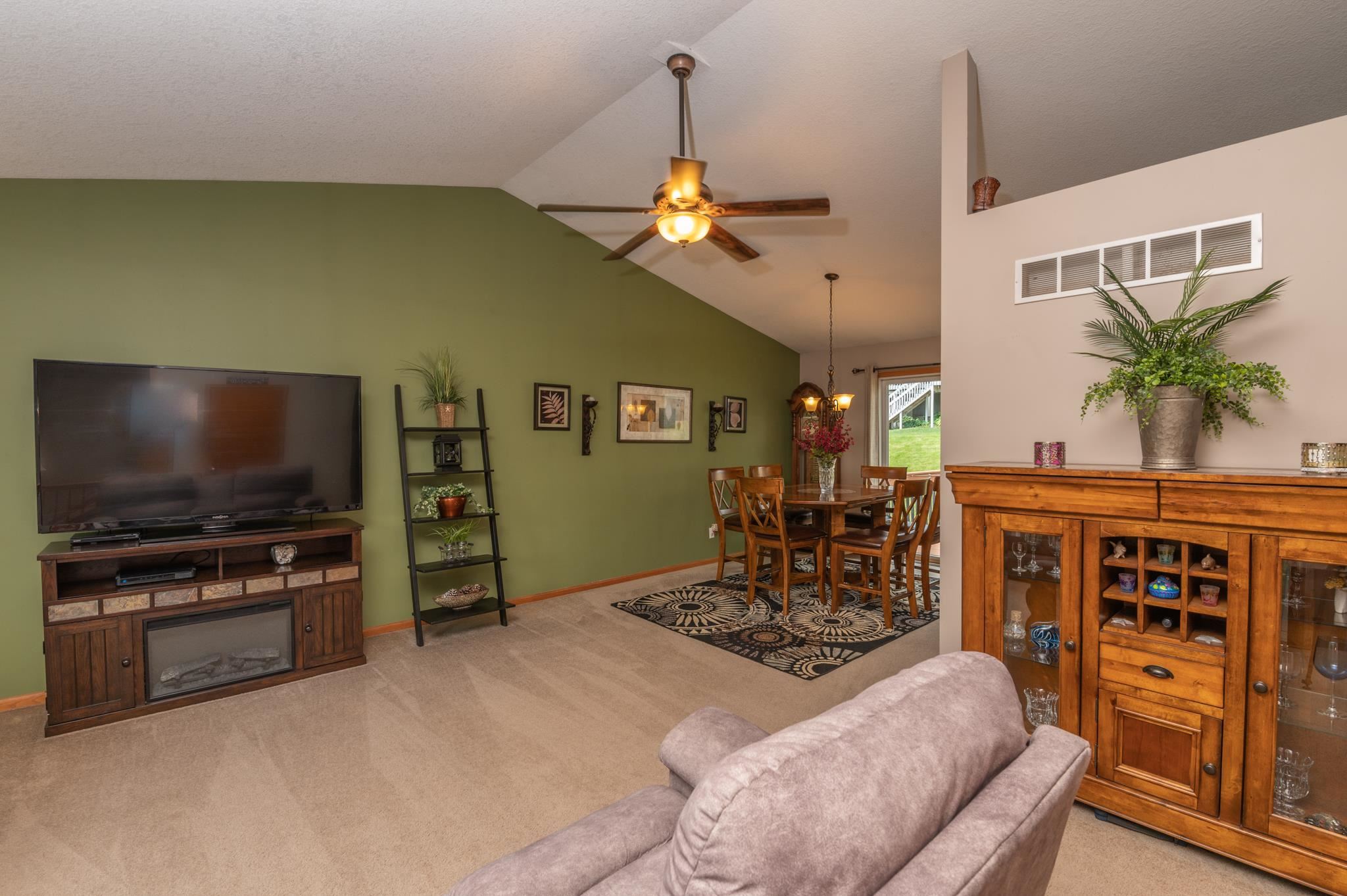 2628 Revo Road Davenport, IA 52806 - Photo 5 of 21 Gallery Image 5