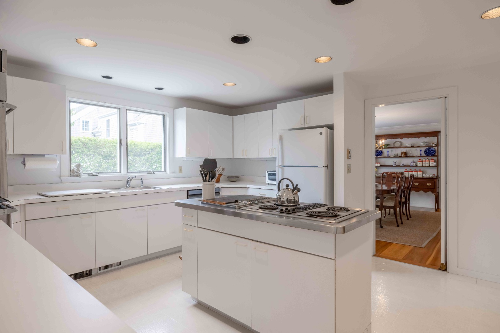 61 Cliff Road Nantucket, MA 02554 - Photo 11 of 31 Gallery Image 11