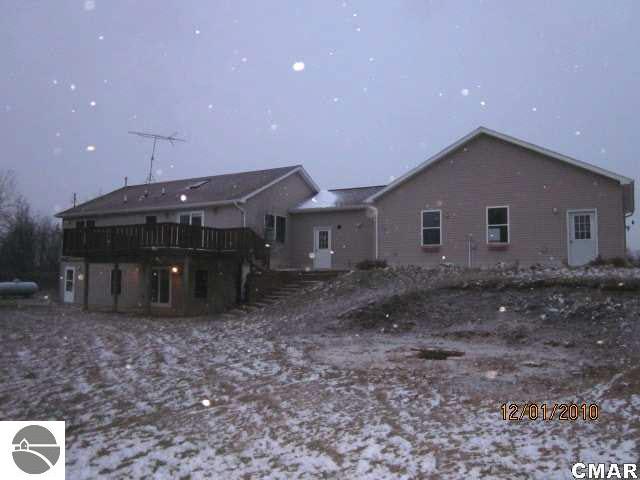 11404 Gates Road Riverdale, MI 48877 - Photo 16 of 18 1772864-15.JPG