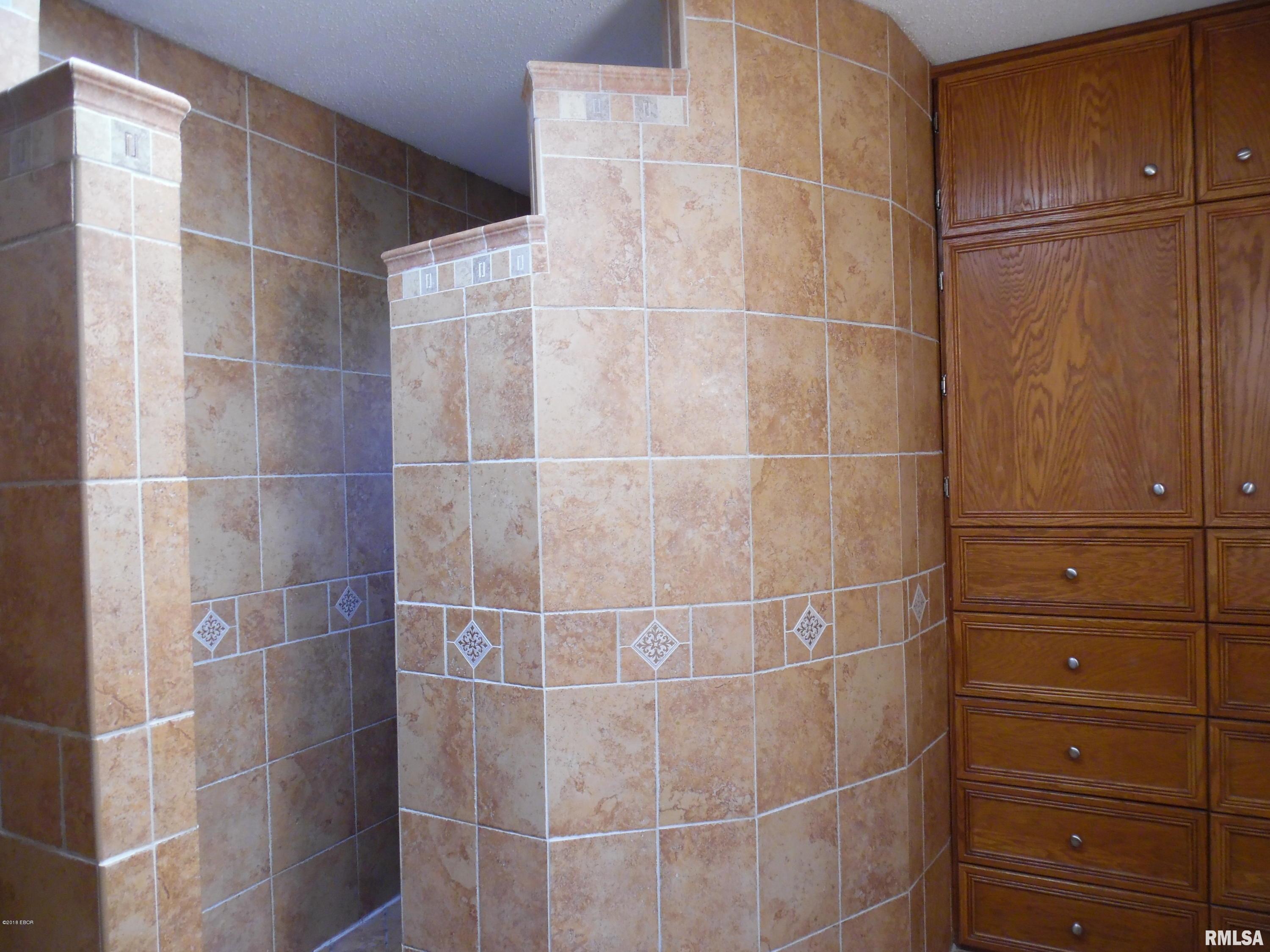 38 Country Club Road Mount Vernon, IL 62864 - Photo 18 of 39 Gallery Image 18