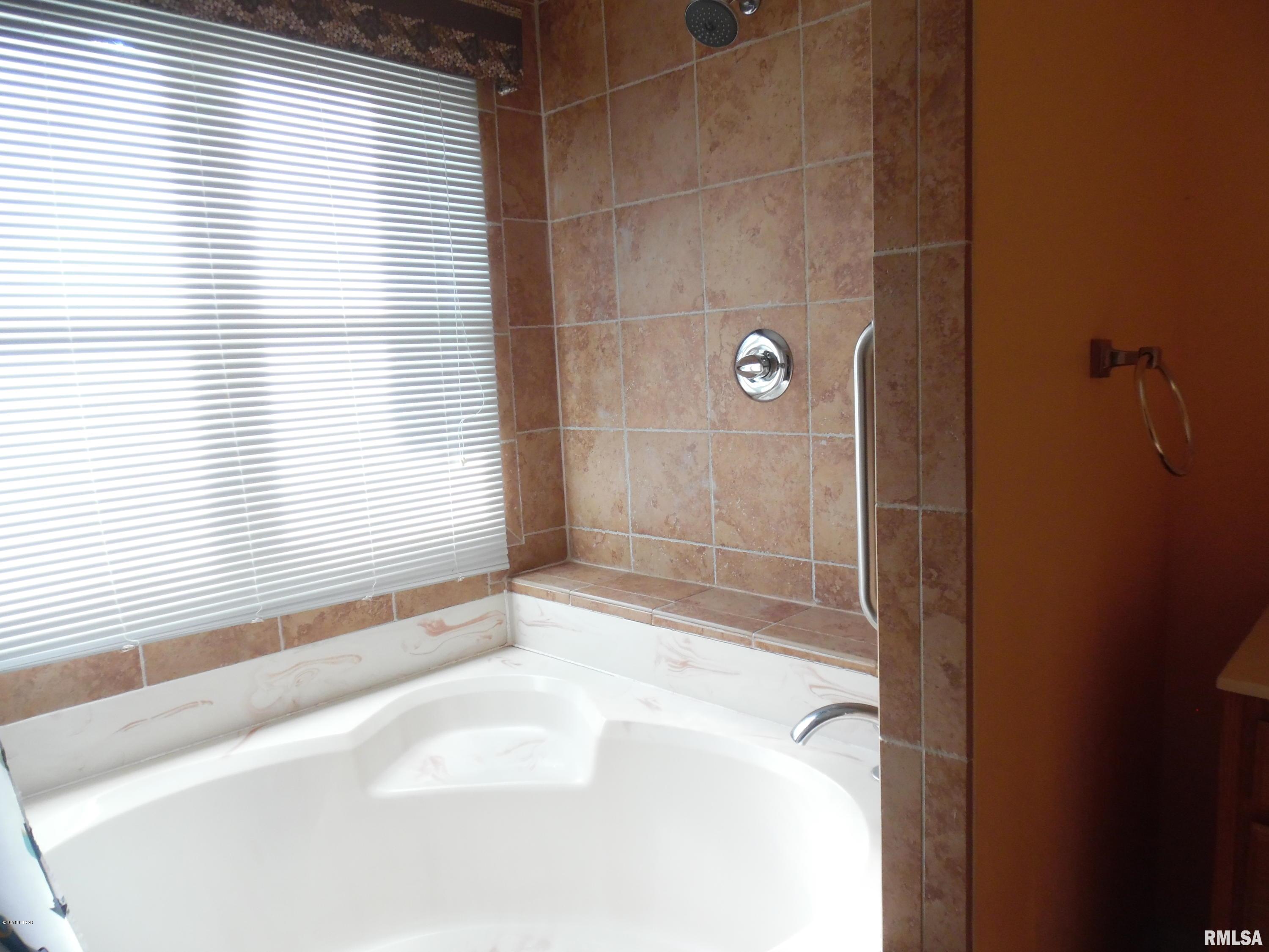 38 Country Club Road Mount Vernon, IL 62864 - Photo 22 of 39 Gallery Image 22