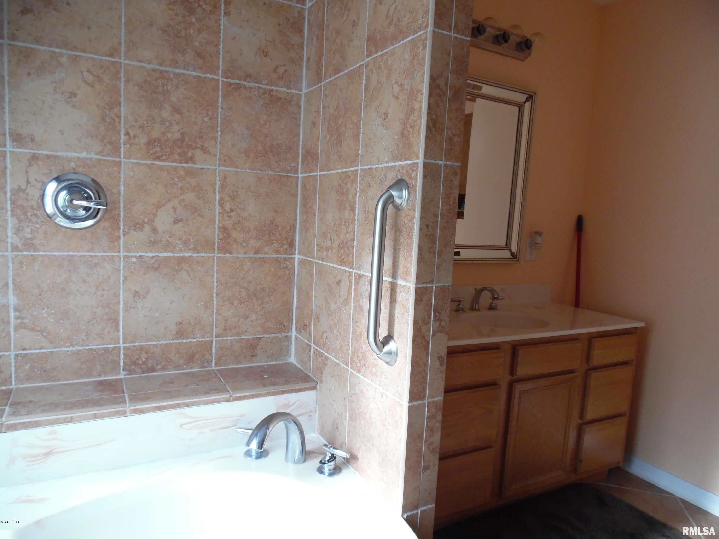 38 Country Club Road Mount Vernon, IL 62864 - Photo 24 of 39 Gallery Image 24