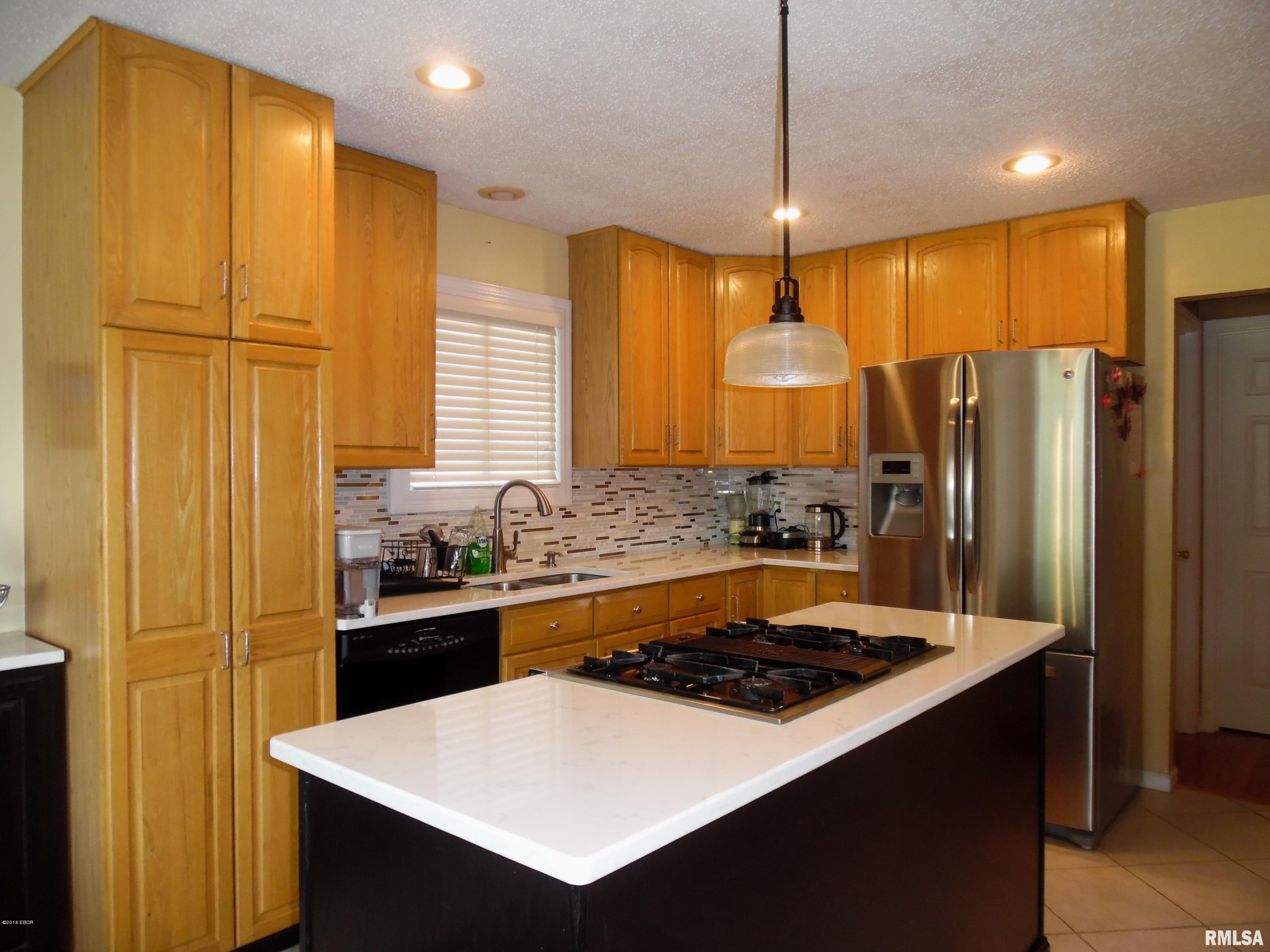 38 Country Club Road Mount Vernon, IL 62864 - Photo 5 of 39 Gallery Image 5