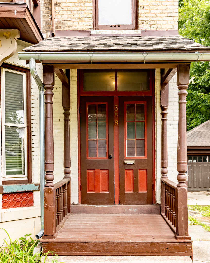 358 Bent Street Elgin, IL 60120 - Photo 3 of 30 Gallery Image 3