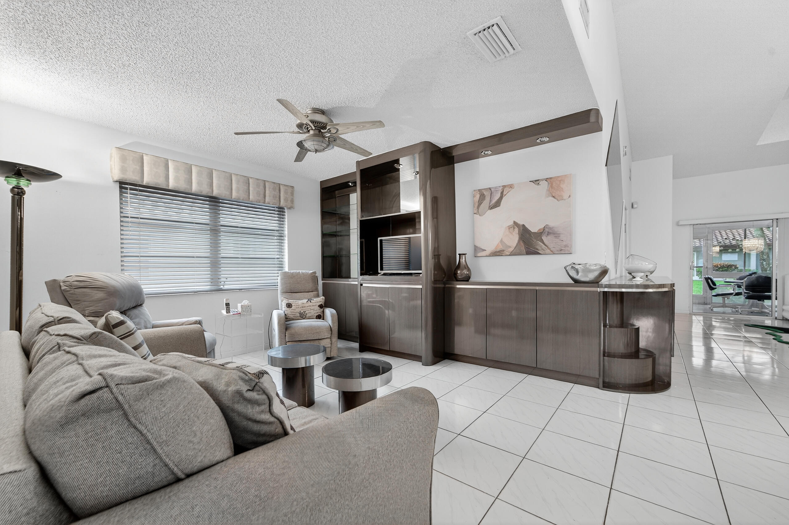 6065 Sunny Manor Court Delray Beach, FL 33484 - Photo 6 of 58 a living room with furniture