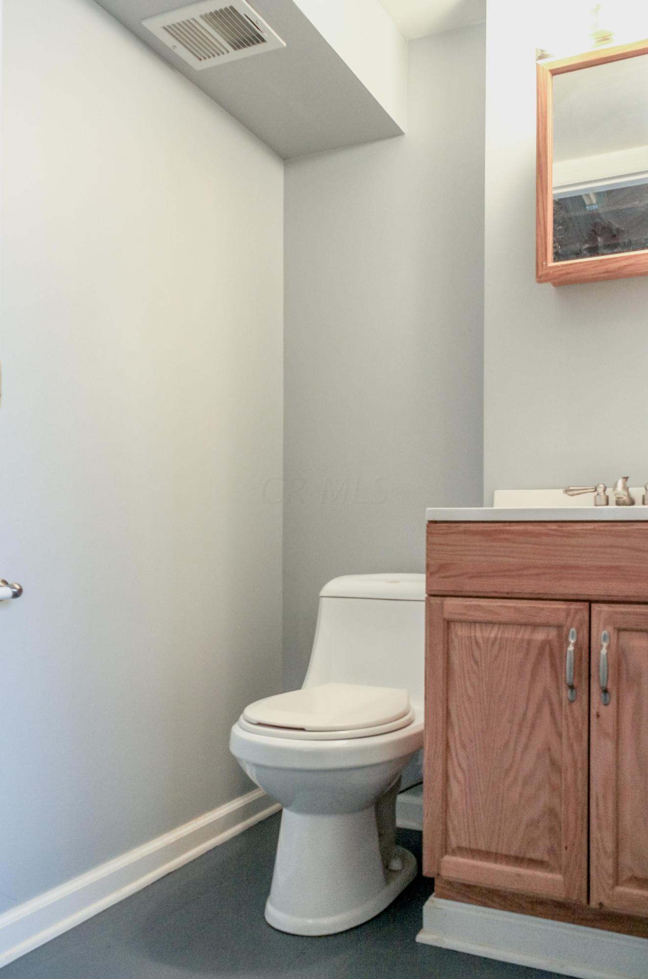 3950 Ivorton Road West Columbus, OH 43207 - Photo 23 of 28 Gallery Image 23