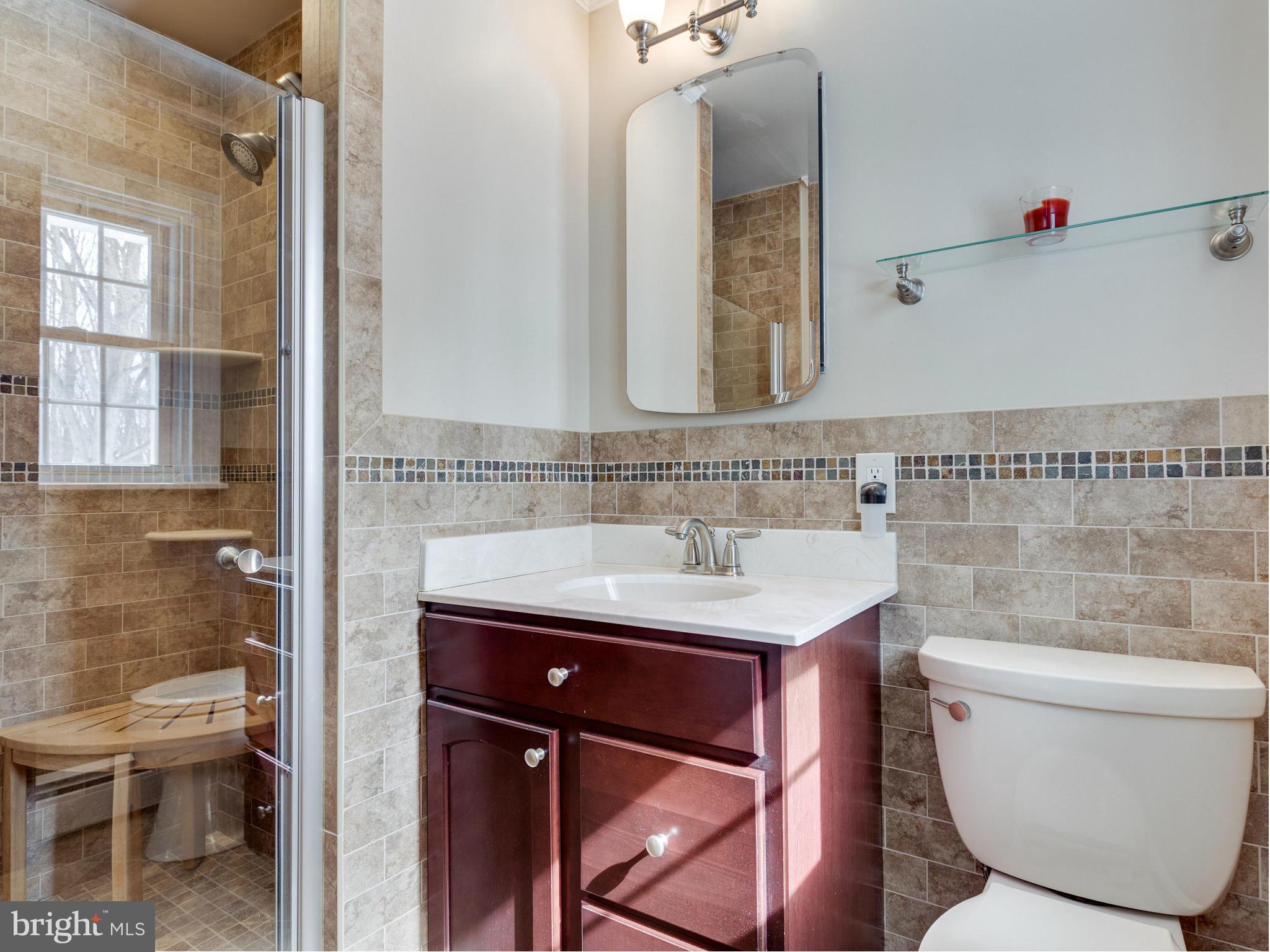 11633 Henderson Road Clifton, VA 20124 - Photo 16 of 30 Bath (Master)