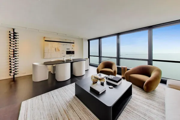 $4,500 | 910 North Lake Shore Drive, Unit 1615, Chicago, IL 60611