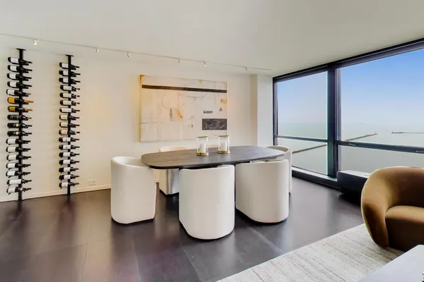 $4,500 | 910 North Lake Shore Drive, Unit 1615, Chicago, IL 60611