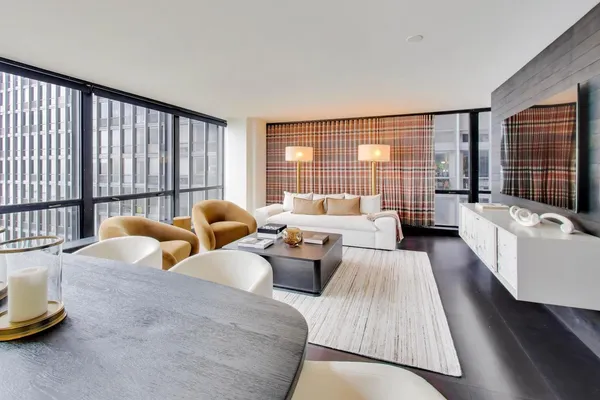 $4,500 | 910 North Lake Shore Drive, Unit 1615, Chicago, IL 60611