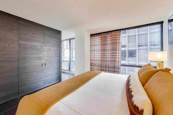 $4,500 | 910 North Lake Shore Drive, Unit 1615, Chicago, IL 60611