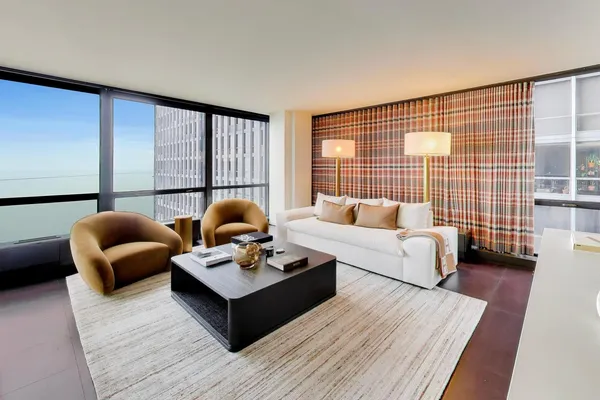 $4,500 | 910 North Lake Shore Drive, Unit 1615, Chicago, IL 60611