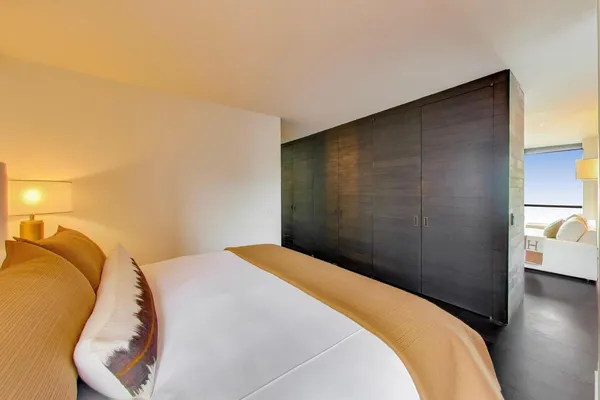 $4,500 | 910 North Lake Shore Drive, Unit 1615, Chicago, IL 60611