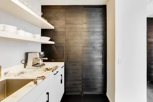 $4,500 | 910 North Lake Shore Drive, Unit 1615, Chicago, IL 60611