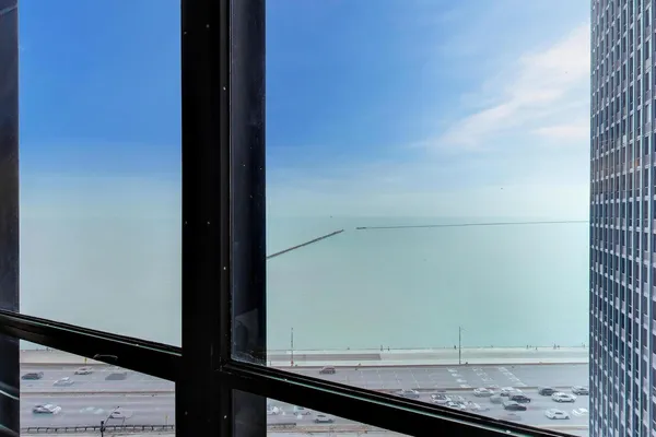 $4,500 | 910 North Lake Shore Drive, Unit 1615, Chicago, IL 60611